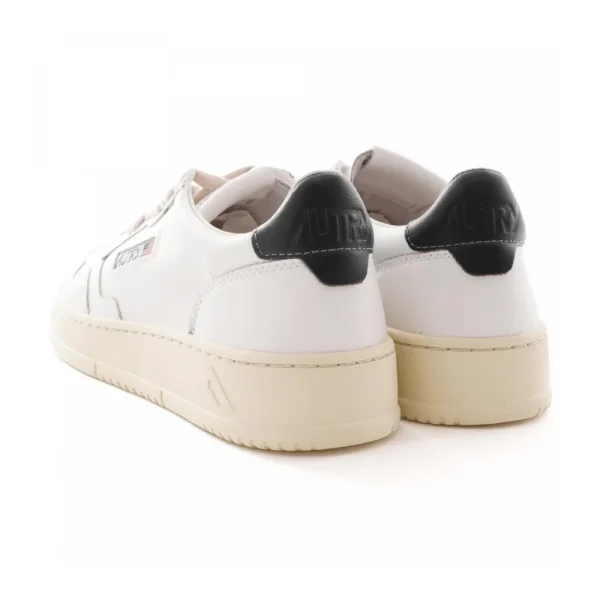 ⁦Autry Medalist Low Sneakers White Black⁩ – תמונה ⁦2⁩