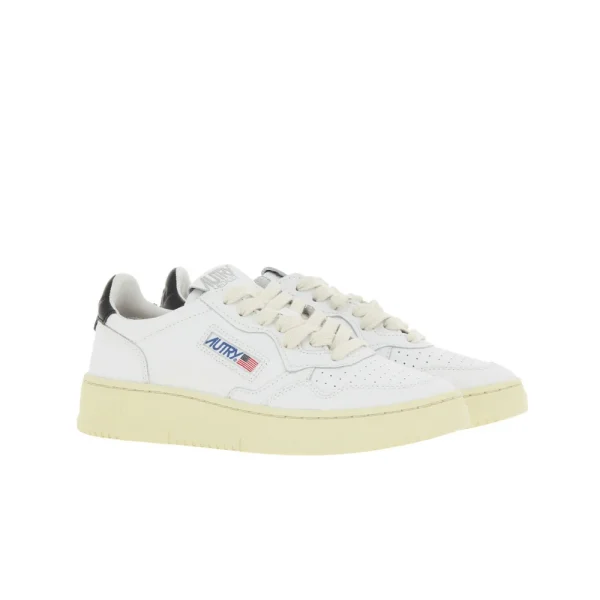 ⁦Autry Medalist Low Sneakers White Black⁩ – תמונה ⁦4⁩